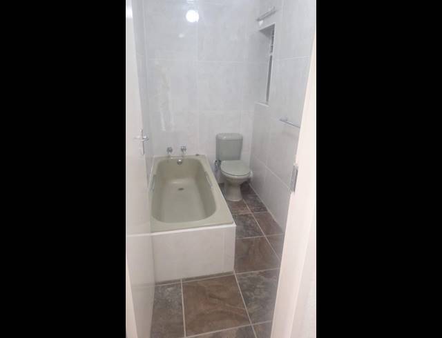 2 BEDROOM PROPERTY TO RENT IN FLORIDA